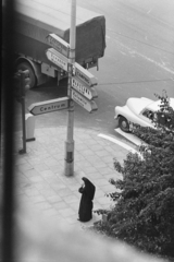 Poland, Kraków, 1974, Kereki Sándor, nun, road signs, Fortepan #205175