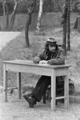 1974, Kereki Sándor, table, hat, Fortepan #205265