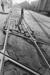 Hungary, Budapest VIII., Fiumei (Mező Imre) út, balra a Salgótarjáni utca, jobbra előtérben a Baross villamoskocsiszín áramátalakítója., 1976, Kereki Sándor, rails, Budapest, Fortepan #205315