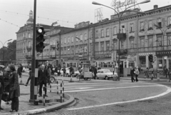 Poland, Kraków, ulica Lubicz az ulica Pawia felől nézve., 1974, Kereki Sándor, hand seller, street view, tram, traffic, Fortepan #205393