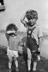 1974, Kereki Sándor, sunshine, kids, brothers, shorts, Fortepan #205432