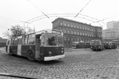 Magyarország, Budapest XIV., Erzsébet királyné útja, troli végállomás a Mexikói úti aluljárónál., 1978, Kereki Sándor, trolibusz, ZIU-márka, ZIU-9, Budapest, Fortepan #205753