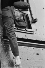 1974, Kereki Sándor, train-driver, leaning out of the window, Fortepan #205936