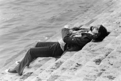 Hungary, Budapest, Duna-part., 1976, Kereki Sándor, stairs, afternoon break, sleeping, shore, Fortepan #206016