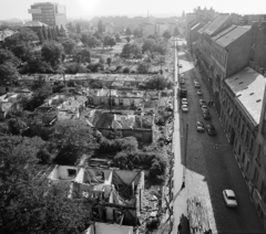 Magyarország, Budapest IX., a Mihálkovics-telep bontása, balra a Haller utca (Hámán Kató út), távolabb az Országos Kardiológiai Intézet épülte. Jobbra a Mihálkovics utca házsora., 1978, Kereki Sándor, Budapest, madártávlat, Fortepan #206107