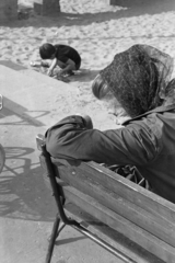 1972, Kereki Sándor, sandpit, kid, old person, bench, Fortepan #206114