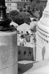 Hungary, Halászbástya, Budapest I., 1969, Kereki Sándor, Budapest, waiter, terrace, sunshades, Fortepan #206129