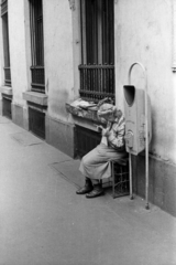 1972, Kereki Sándor, dustbin, high-top shoes, trash can, sitting, old person, hairdo, crate, reading, Fortepan #206159