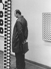 Hungary, Budapest XIV., Műcsarnok, Vásárhelyi Győző (Victor Vasarely) magyar-francia festő, szobrász kiállítása., 1969, Kereki Sándor, culture, exhibition, optical art, Budapest, geometry, Fortepan #206243