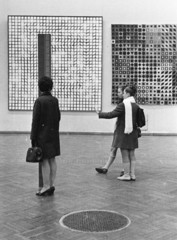 Hungary, Budapest XIV., Műcsarnok, Vásárhelyi Győző (Victor Vasarely) magyar-francia festő, szobrász kiállítása., 1969, Kereki Sándor, exhibition, optical art, Budapest, geometry, Fortepan #206244