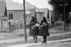 1974, Kereki Sándor, flower, folk costume, women, Fortepan #206264