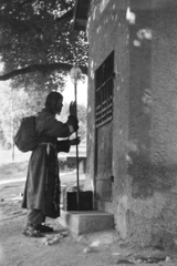 Hungary, Budapest XII., Anna-rét, Szent Anna-kápolna., 1969, Kereki Sándor, Budapest, suitcase, backpack, Fortepan #206325