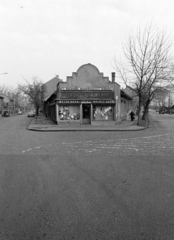 Magyarország, Budapest XIII., balra a Szent László (Mautner Sándor) út, jobbra a Dévényi utca, a Róbert Károly körút közelében., 1971, Kereki Sándor, bolt, Budapest, Ruházati Bolt Vállalat, Fortepan #206451