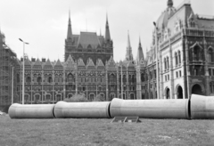 Magyarország, Budapest V., Kossuth Lajos tér, háttérben a Parlament. A felvétel Fővárosi Vízművek Káposztásmegyeri Főtelepétől a Fővám (Dimitrov) térig húzódó új főnyomócső építési munkálatai alkalmával készült., 1974, FŐFOTÓ, Budapest, Fortepan #206568