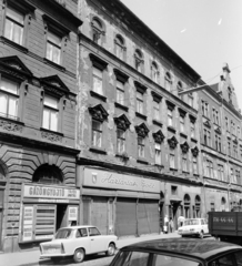 Magyarország, Budapest VII., István (Landler Jenő) utca, középen a 24-es számú ház., 1974, FŐFOTÓ, Trabant 601, Budapest, Fortepan #206579