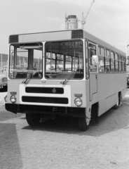 Hungary, Budapest X., Albertirsai úti vásárterület. A Kecskeméti Mezőgép Vállalat Csepel-alvázra épített MMF-100 jelzésű munkásszállító autóbusza., 1974, FŐFOTÓ, Budapest, Fortepan #206613