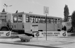 Hungary, Budapest X., Albertirsai úti vásárterület. A Kecskeméti Mezőgép Vállalat Csepel-alvázra épített MMF-100 jelzésű munkásszállító autóbusza., 1974, FŐFOTÓ, Budapest, Fortepan #206615