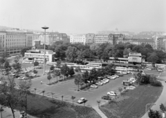 Magyarország, Budapest V., az Erzsébet (Engels) téri parkoló és VOLÁNBUSZ pályaudvar a Bajcsy-Zsilinszky út felől nézve., 1975, FŐFOTÓ, Budapest, parkoló, Fortepan #206698