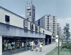 Hungary, Újpalota, Budapest XV., a Nyírpalota (Hevesi Gyula) út a Madách utca felől a Fő tér irányába nézve., 1975, FŐFOTÓ, grocery store, Budapest, Best of, Fortepan #206805