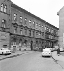 Hungary, Budapest VII., a Szövetség utca a Rákóczi út felől, a lerombolt Divatcsarnok helyéről nézve, szemben középen a 2/b számú ház., 1976, FŐFOTÓ, Budapest, Fortepan #206874