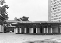 Magyarország, Budapest X., Üllői út 114-116., a 100-as posta csomagraktára, jobbra a Postás munkásszálló (később hotel)., 1973, FŐFOTÓ, Budapest, Fortepan #206908