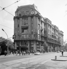 Hungary, Budapest VII., Károly (Tanács) körút, szemben a 3/a épületben a Filmmúzeum. Balra a Dohány utca., 1976, FŐFOTÓ, Budapest, Fortepan #206941