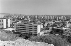 Hungary, Budapest III., kilátás az Óbudai lakótelep felé, előtérben a Könnyűipari Műszaki Főiskola és Kollégium épülete., 1976, FŐFOTÓ, Budapest, Fortepan #207026