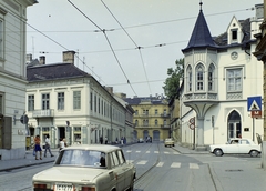 Hungary, Szeged, Kelemen László utca - Somogyi utca sarok a Zrínyi utcából nézve, jobbra a Fekete ház., 1976, FŐFOTÓ, colorful, Skoda-brand, number plate, crosswalk, Fortepan #207057