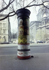 Magyarország, Budapest VI.,Budapest V., Bajcsy-Zsilinszky út, a háttérben jobbra a Szent István-bazilika., 1977, FŐFOTÓ, színes, hirdetőoszlop, Bazilika, Budapest, Fortepan #207140