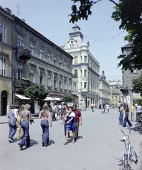 Magyarország, Győr, Baross Gábor (Lenin) út a Király (Alkotmány) utca felé nézve, előtérben a Kazinczy utca kereszteződése., 1977, FŐFOTÓ, színes, Fortepan #207162