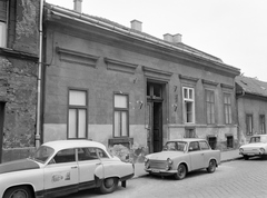 Magyarország, Budapest VIII., Futó utca, szemben a 39-es számú ház., 1977, FŐFOTÓ, Wartburg 311/312, rendszám, Budapest, Fortepan #207183