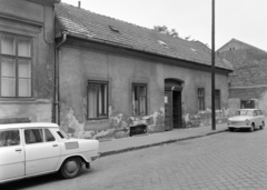 Magyarország, Budapest VIII., Futó utca, szemben a 37-es számú ház., 1977, FŐFOTÓ, rendszám, Budapest, Fortepan #207184