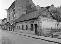 Magyarország, Budapest VIII., szemben a Tolnai Lajos utca 16-os számú ház, balra a Bérkocsis utca., 1977, FŐFOTÓ, Budapest, Fortepan #207216