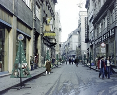 Magyarország, Budapest V., a Váci utca Párizsi utca - Régi posta utca közötti szakasza., 1978, FŐFOTÓ, színes, Budapest, divatáru, Fortepan #207299