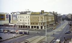 Magyarország, Budapest VII.,Budapest VIII., József körút a Blaha Lujza térnél. Szemben balra az Akácfa utca torkolata a Rákóczi útnál, jobbra az Erzsébet (Lenin) körút sarkán az EMKE ház., 1978, FŐFOTÓ, színes, Budapest, Fortepan #207301