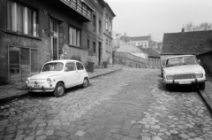 Magyarország, Budapest I., Kapucinus (Farkasbíró) utca, balra a 8-as számú ház, a 10-es számú ház után a Pala utca., 1979, FŐFOTÓ, rendszám, Wartburg 353, Budapest, Fortepan #207325