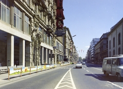 Magyarország, Budapest V., a Kossuth Lajos utca a Ferenciek tere (Felszabadulás tér) felől nézve, jobbra a Belvárosi Ferences templom., 1979, FŐFOTÓ, színes, Budapest, EMG-márka, Fortepan #207351