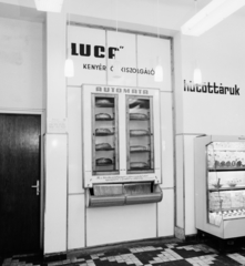 Hungary, Budapest VI., Teréz körút 64. (Lenin körút 122.), KÖZÉRT Csemege önkiszolgáló bolt., 1969, FŐFOTÓ, Budapest, self-serving restaurant, food-dispensing machine, Fortepan #207429