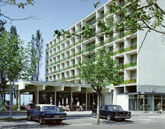 Magyarország,Balaton, Siófok, Petőfi sétány, Hotel Hungária., 1967, FŐFOTÓ, színes, Fortepan #207621