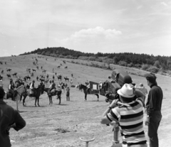 Magyarország, Pilisborosjenő, a felvétel az Egri csillagok című film forgatásakor készült., 1968, FŐFOTÓ, filmforgatás, filmkamera, csíkos ruha, lovasság, Fortepan #207667