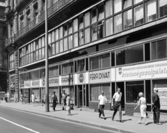 Magyarország, Budapest V., Szabad sajtó út a Ferenciek tere (Felszabadulás tér) felől a Váci utca felé nézve. Szemben az északi Klotild palota., 1968, FŐFOTÓ, Budapest, Fortepan #207726