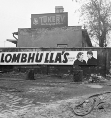 Magyarország, Budapest VIII., a Józsefvárosi pályaudvar II. számú kapuja, jobbra a Kőbányai út. A Fővárosi Moziüzemi Vállalat (FŐMO) által forgalmazott film plakátja., 1968, FŐFOTÓ, Budapest, filmplakát, Fortepan #207775