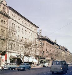 Hungary, Budapest VI., Teréz körút 43. (Lenin körút 97.), Béke szálló., 1969, FŐFOTÓ, colorful, Barkas-brand, Volkswagen-brand, Budapest, Fortepan #207916