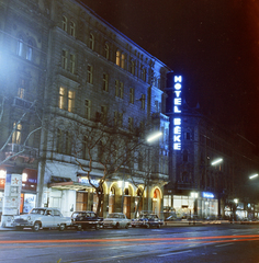 Hungary, Budapest VI., Teréz körút 43. (Lenin körút 97.), Béke szálló., 1969, FŐFOTÓ, Budapest, Mercedes-brand, Renault-brand, Fortepan #207928