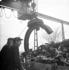 Magyarország, Pécs, Légszeszgyár utca 34., a Diófa utca sarkán. MÉH (Melléktermék- és Hulladékgyűjtő Vállalat) telep., 1969, FŐFOTÓ, Melléktermék- és Hulladékhasznosító Vállalat, Fortepan #208012