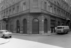 Magyarország, Budapest VI., Paulay Ede utca, szemben a 15-ös számú ház a Káldy Gyula utca sarkán., 1969, FŐFOTÓ, Robur-márka, rendszám, Budapest, Fortepan #208054