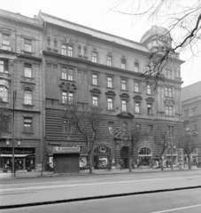 Hungary, Budapest V.,Budapest XIII., Szent István körút, szemben a 22-es számú ház a Visegrádi utca sarkán., 1969, FŐFOTÓ, Budapest, tram stop, Fortepan #208137