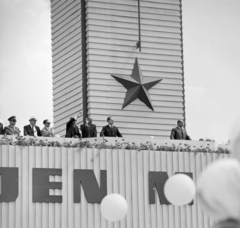 Hungary, Budapest XIV., Ötvenhatosok tere (Felvonulási tér), május 1-i felvonulás, a dísztribün., 1969, FŐFOTÓ, 1st of May parade, Budapest, Fortepan #208161