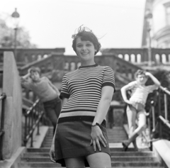 Hungary, Budapest I., Jégverem utca, háttérben a Hunyadi János út., 1969, FŐFOTÓ, wrist watch, miniskirt, Budapest, striped dress, Fortepan #208212