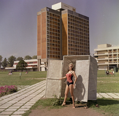 Hungary, Balatonfüred, a felvétel a Hotel Marina parkjában készült., 1969, FŐFOTÓ, bathing suit, hotel, advertising photography, fashion photography, Fortepan #208328